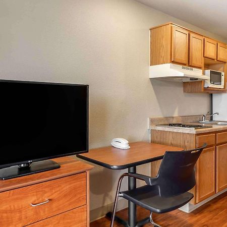 Extended Stay America Select Suites - Wichita - North Exterior photo