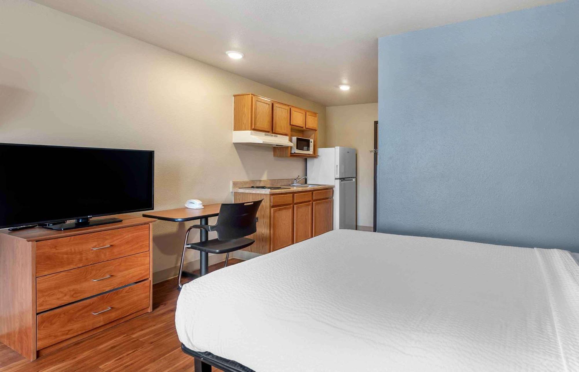 Extended Stay America Select Suites - Wichita - North Exterior photo