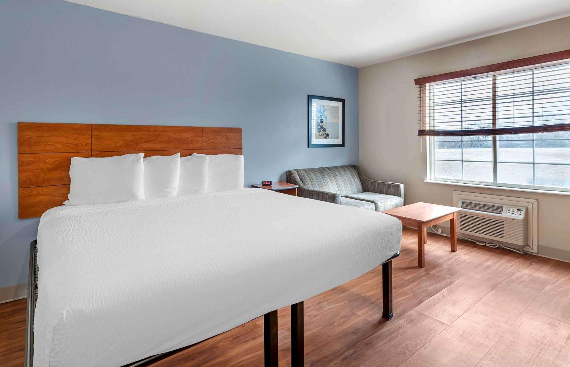 Extended Stay America Select Suites - Wichita - North Exterior photo