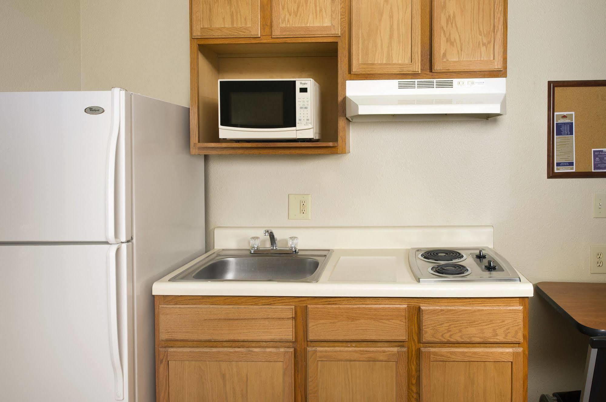 Extended Stay America Select Suites - Wichita - North Exterior photo